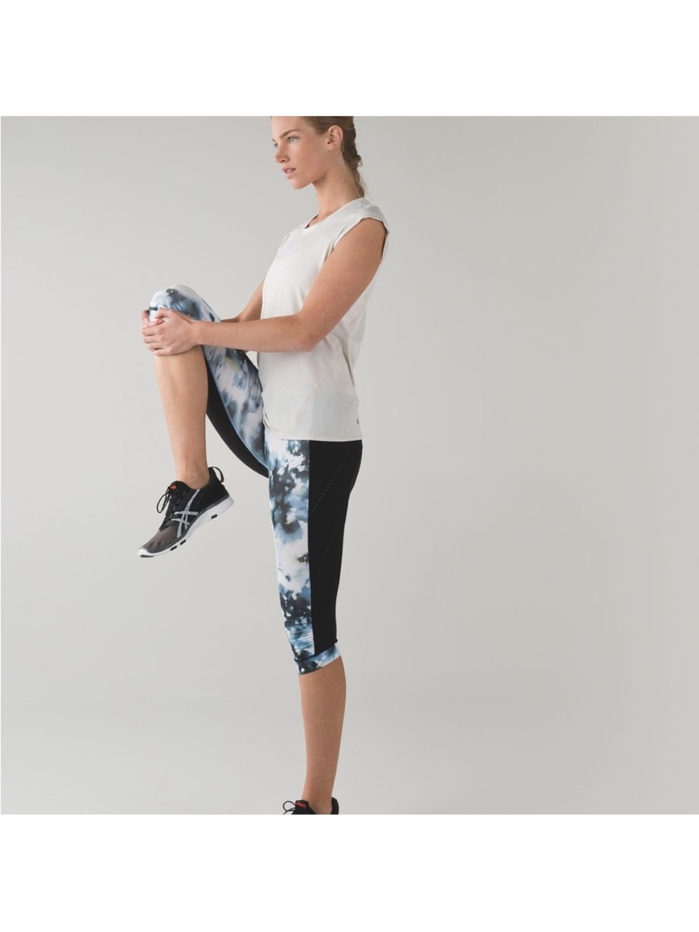 Lululemon Stop at Nothing Cropped Leggings, Black with White Tie-Dye Front, Sz 8